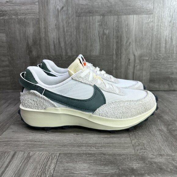 Nike Waffle Debut Women's size 5 White Vintage Green Shoes DX2931-102 - Picture 1 of 8